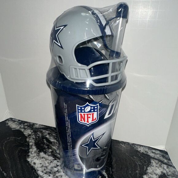 New Dallas Cowboys Sealed NFL Cup Plastic Lid Straw Helmet Football Official - Picture 1 of 7